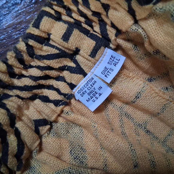 NWOT UNISEX Geometric Black and Tan Joggers - Picture 2 of 4